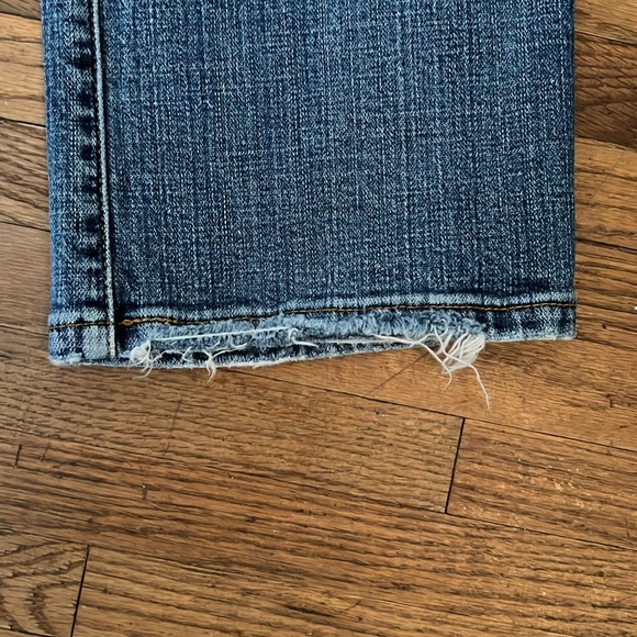 Women’s Levi’s 505 Straight Distressed Wash Jeans - Picture 5 of 9
